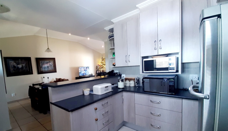 To Let 3 Bedroom Property for Rent in Blue Mountain Village Western Cape